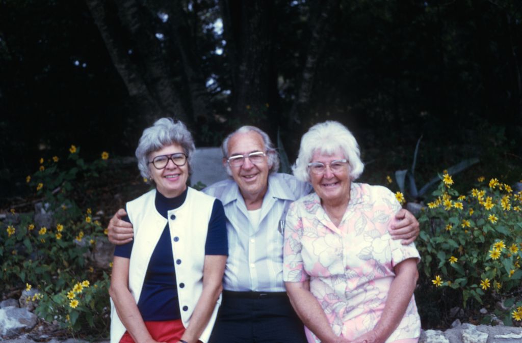 Family, Carl Keyes, Ruth, and Florence, November 1974, roll 197411H1 slide 11