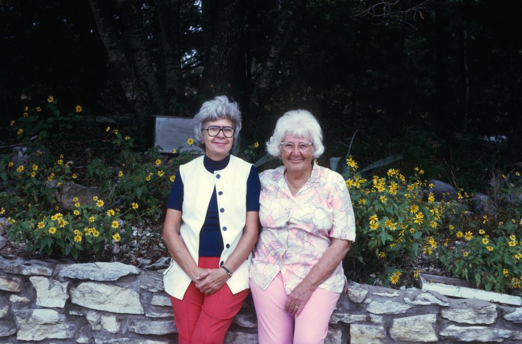 Ruth and Florence, November 1974, roll 197411H1 slide 8